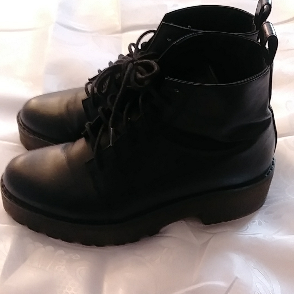 H&M , Black boots, size 7